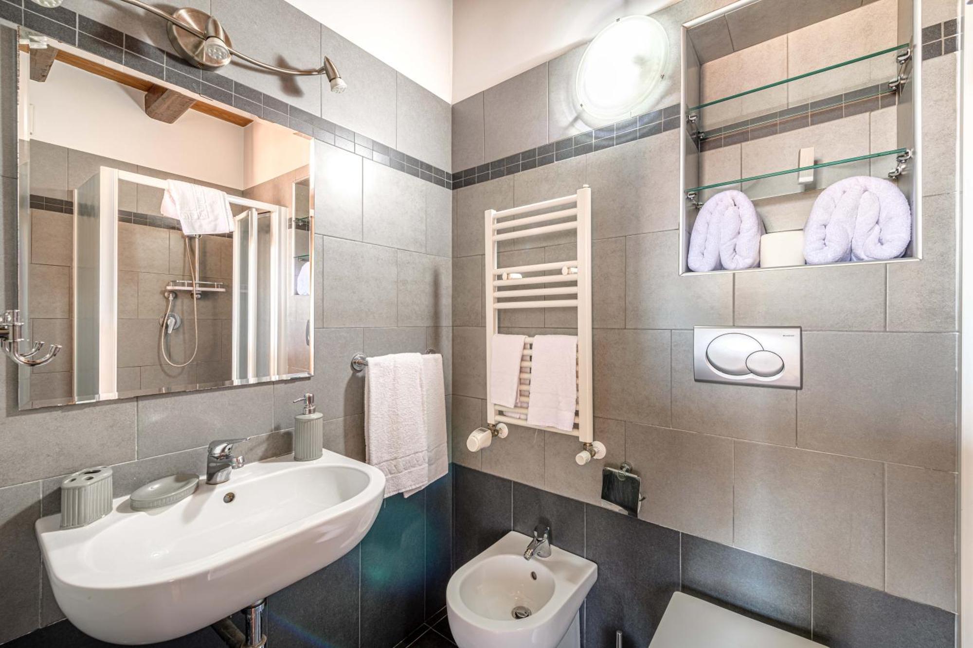 Bb Il Re Alla Reginella Guest House Рим Екстер'єр фото