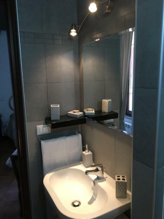 Bb Il Re Alla Reginella Guest House Рим Екстер'єр фото