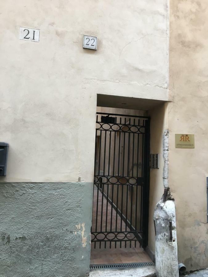 Bb Il Re Alla Reginella Guest House Рим Екстер'єр фото