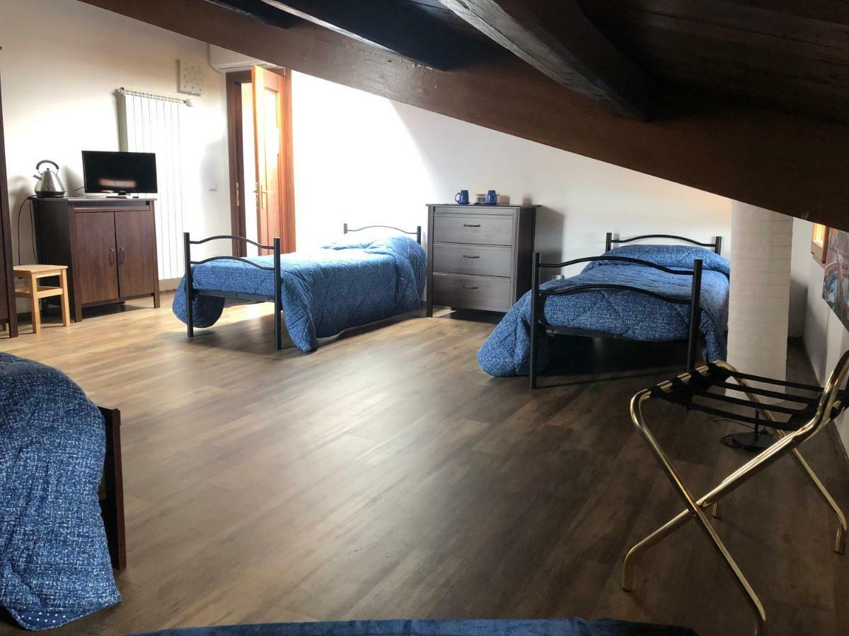 Bb Il Re Alla Reginella Guest House Рим Екстер'єр фото