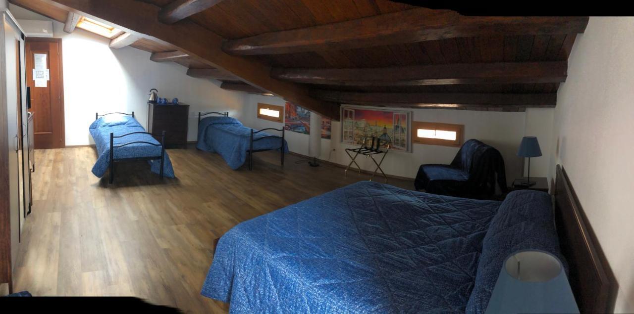 Bb Il Re Alla Reginella Guest House Рим Екстер'єр фото