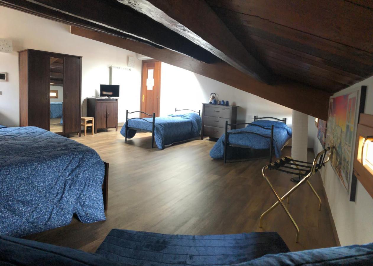 Bb Il Re Alla Reginella Guest House Рим Екстер'єр фото
